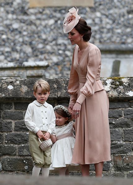We offer everything from designer duplicates to plain, unadorned wedding veils. Prince George gets a royal telling off from Kate Middleton ...