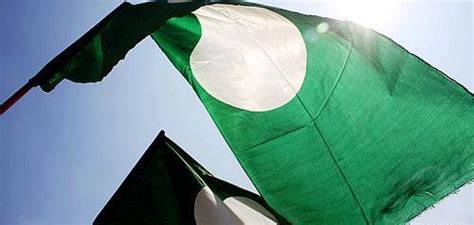 Batu bersurat terengganu yang dianggarkan telah berusia lebih kurang 700 tahun ini merupakan batu bersurat yang mempunyai ukiran yang paling tua dan tulisan jawi pertama ditemui di malaysia. Undang-Undang Seri Paduka Tuan: Perlaksanaan Hukum Syariat ...