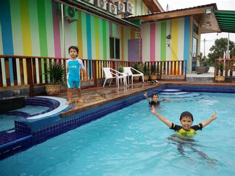 Tesis bünyesinde ücretsiz özel otel park olanağı mevcut. My First Blog!: Mabohai Resort, Pantai Klebang, Melaka