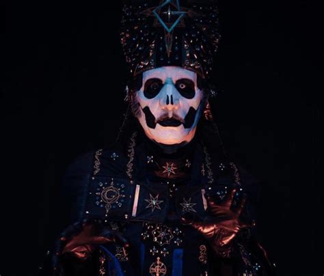 ghost da la bienvenida al papa emeritus iv hellpress