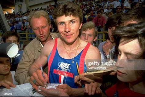 Sergei Bubka Pole Vaulter Photos And Premium High Res Pictures Getty