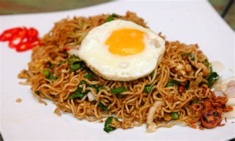 Untuk kremesannya, campurkan tepung sagu, tepung beras, kuning telur, dan baking powder. Inspirasi Terbaru Resep Capcay Goreng Pakai Telur