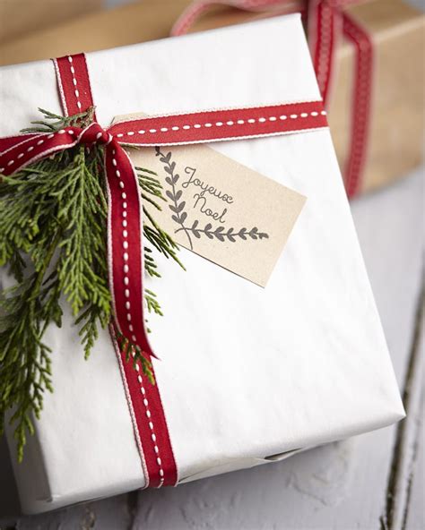 With these christmas gift wrapping ideas, you'll learn to create gorgeous but simple holiday presents using solid wrapping paper and easy diy fabric ribbon. Our Favorite Christmas Gift Wrapping Ideas