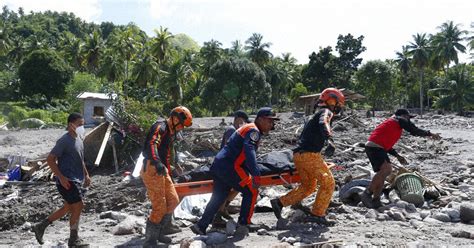 over 100 dead dozens missing in storm ravaged philippines the mainichi