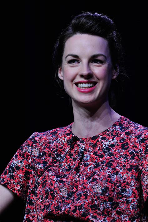 I rollerna jessica raine jenny agutter pam ferris miranda hart judy parfitt, med flera. "Call the Midwife"- Jessica Raine | During PBS' CALL THE ...