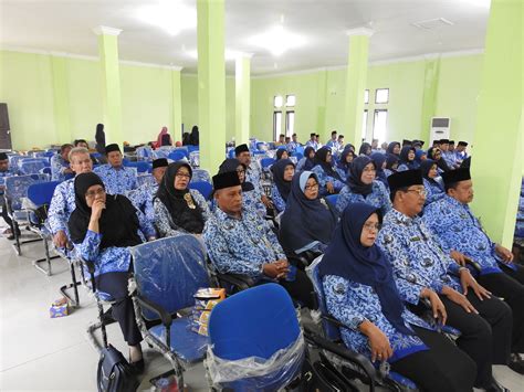Kepala dusun adalah seorang pemimpin di masyarakat. Contoh Pidato Serah Terima Jabatan Kepala Desa - Temukan ...