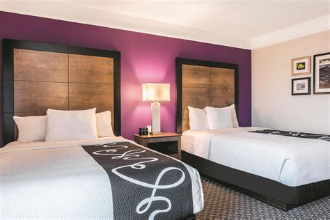 La Quinta Inn & Suites by Wyndham Shreveport Airport | Shreveport, LA