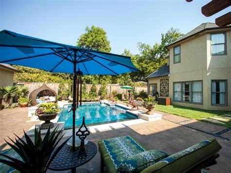 Backyard pool landscaping with pergola landscaping ideas for backyards. 30 Amazing Pool Landscaping Ideas For Your Home | Carnahan