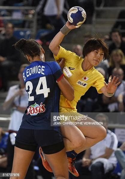Japans Centre Back Aya Yokoshima Challenges Frances Pivot Beatrice