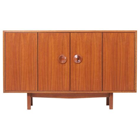 Beautiful cabinets for kitchen & bathroom designs. American Craftsman Cabinets - 15 For Sale at 1stdibs