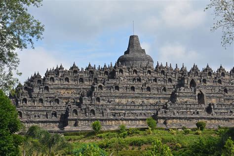 Sejarah Candi Borobudur Warisan Dunia Peninggalan Dinasti Syailendra