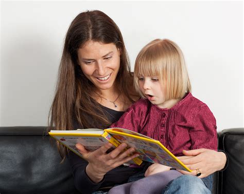 Vorlesen macht schlau - Baby & Kleinkind - Ratgeber mit Tipps für ...