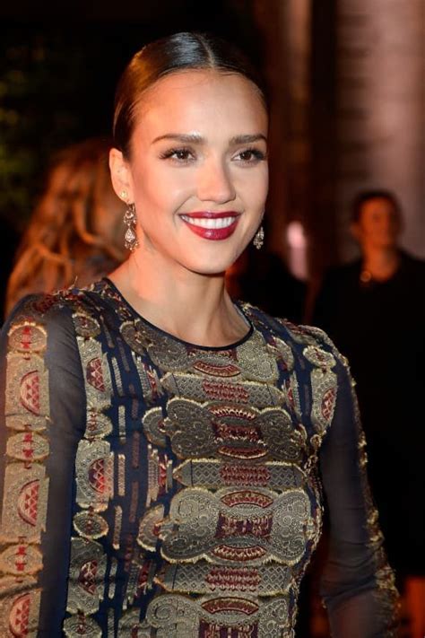 Mom of 3, founder of the honest company, amateur chef, terrible speller, loyal friend, hilarious at times. Hollywoods schönste VIPs damals und heute | Jessica alba ...