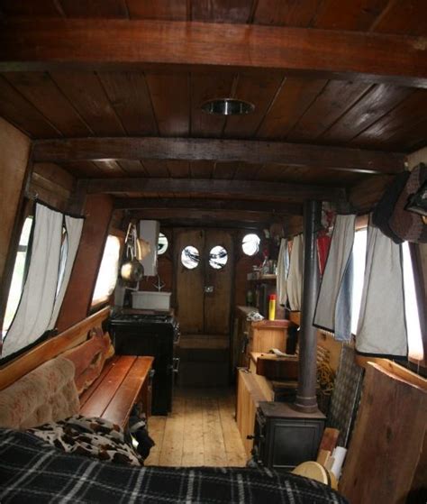 String lights above the deck level, inside boat lifelines, in case docking or assistance is needed. And cosy :-) | Boat house interior, Boat interior design ...