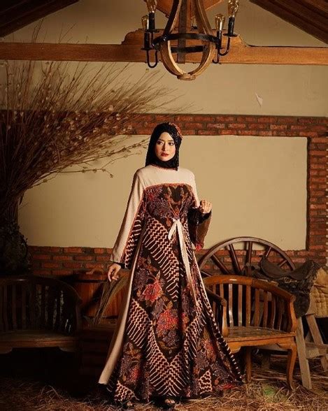 Baju muslim india model terbaru yang hadir dengan desain modern dengan. 30+ Model Gamis Batik Yg Elegan - Fashion Modern dan ...