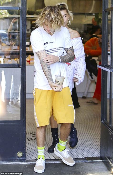 justin bieber holds hands with hailey baldwin during lunch date daily mail online