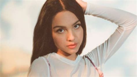Olivia rodrigo is a cute and gorgeous american actress, who gained fame through her appearance as paige olvera in comedy tv series titled 'bizaardvark'. Olivia Rodrigo Pics, Age, Height, Biography, Wiki ...