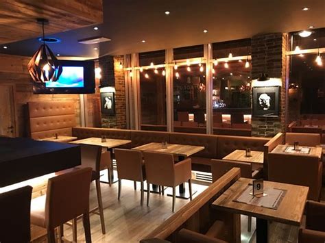 70327, 70329, 70329, 70374 die straße verläuft durch die ortsteile: Amadeus, Stuttgart - Restaurant Bewertungen & Fotos ...