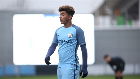After many months of trying to sign jadon sancho , it looks like man utd have finally reached an agreement with borussia dortmund to get their man. City scratching their heads over Jadon Sancho| Man City Core