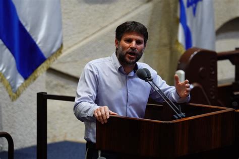 סמוטריץ' על הלינץ' בבת ים: בצלאל סמוטריץ עונה: למה אני לא מתראיין בתכניות שמשודרות בשבת?