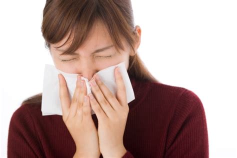How do you build a tolerance to cat allergies? Cold or Allergy? Confused? Here is how to tell the ...