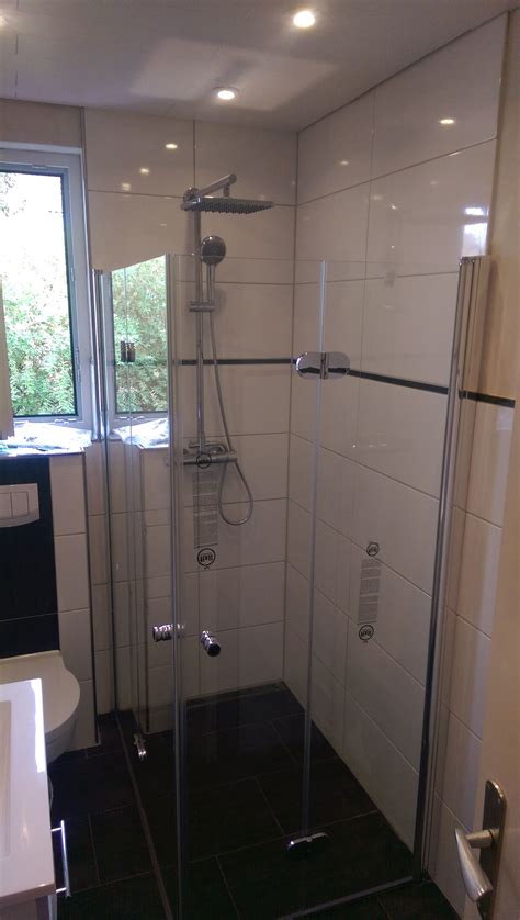 Trennwand badewanne kaufen die qualitativsten trennwand badewannen im vergleich. Drehfalttüreneckeinstieg, ideal für das kleine Bad! | Wc ...