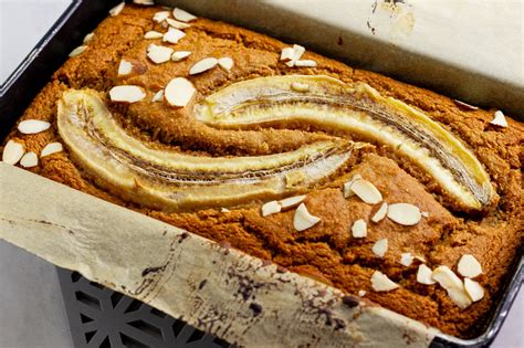 This company makes gluten free and vegan breads that's organic, kosher, and certified gluten free. Gluten-Free Vegan Banana Bread - Vegan and Oil-free ...