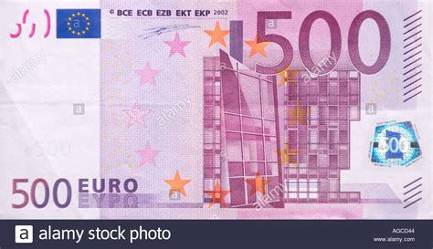 „beim 500 euro schein können die meisten händler nicht mehr mithalten, weil ansonsten oft nicht mehr ausreichend wechselgeld in der. 500 Euro bank note front Stock Photo: 1101123 - Alamy