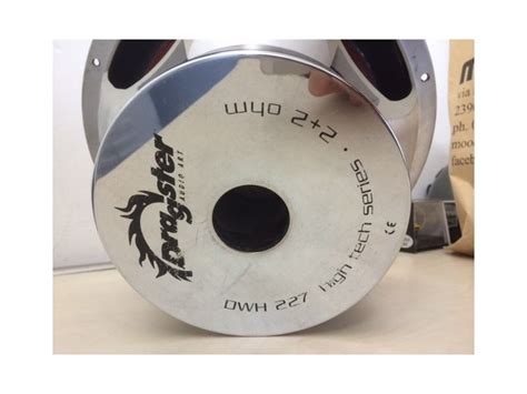 A dragster is a specialized competition automobile used in drag racing. Dragster auto pojačalo i 30 cm subwoofer