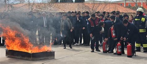 Denizli yangın haberleri ve son gelişmeleri anbean bu sayfa üzerinden takip edebilirsiniz. D20Haber - Denizli Haberleri - Denizli OSB Teknik Koleji ...