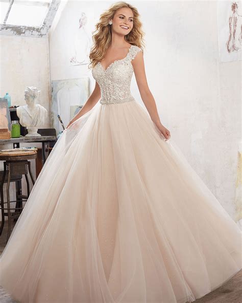 4 Wedding Gowns Perfect For Pear Shaped Body Types Delaware Main Line Bride