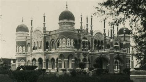 Istana alam shah is the official palace of the sultan of selangor, located in southern klang, the royal town of the state of selangor, malaysia. MAJLIS PERBANDARAN KLANG: ISTANA ALAM SHAH