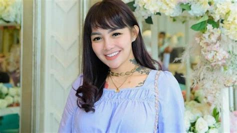 Jpnn.com app aplikasi berita terbaru dan terpopuler dapatkan di play store atau apps store. Sosok Nadia Christina Istri Baru Alfath Fathier, Janda ...