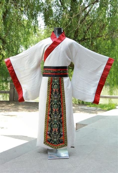 The requirement that han chinese men and others under manchu rule give up their traditional hairstyles and wear the queue was met with the manchu hairstyle was forcefully introduced to han chinese and other ethnicities like the nanai in the early 17th century during the transition from ming. 2019 Ancient #chinese #costumes Men Stage Performance Outfit for Dynasty Men Hanfu ...