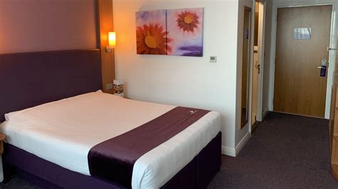 Abu dhabi international airport, connected to terminals 1 & 3, abu dhabi 95219, united arab emirates. Review: Premier Inn Abu Dhabi Airport - Erfahrungsbericht ...