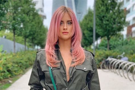 Notizie, foto e video su valentina ferragni, tutti gli aggiornamenti da leggo.it. Valentina Ferragni, il cambio look è drastico: la sorella ...