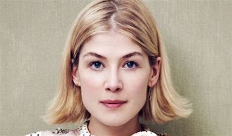 Rosamund Pike Height And Weight Stats Pk Baseline How Celebs Get