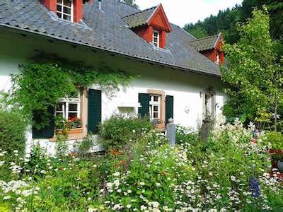 Selbst wenn du von zu hause aus arbeitest, solltest du dich vor beginn der arbeit arbeitstauglich herrichten. Gesucht: Haus mit Grundstück zur Miete im Thurgau ...