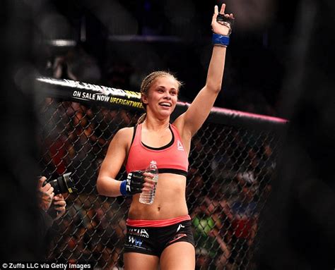 Paige Vanzant Backs Up The Hype With Dominant Win Over Felice Herrig Daily Mail Online