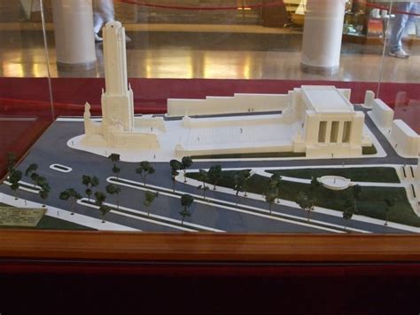 Belgrano isa la bandera argentina por primera vez el 27 de febrero de 1812. Maqueta del Monumento a la Bandera | Flickr - Photo Sharing!