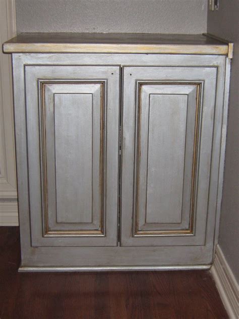 One method some people still use to distress cabinets and make them look older is accomplished using wax. LYNDA BERGMAN DECORATIVE ARTISAN: PAINTING WALLS & TWO ...