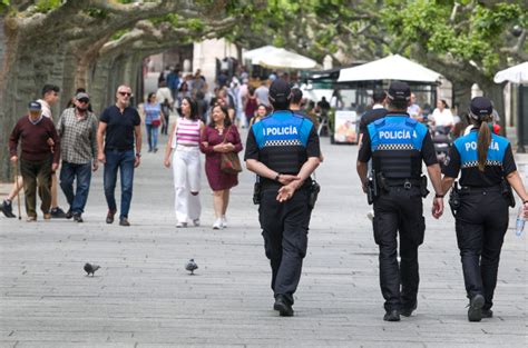 Sucesos Le Despierta La Policía En Una Calle De Burgos Se Niega A Identificarse Y Acaba