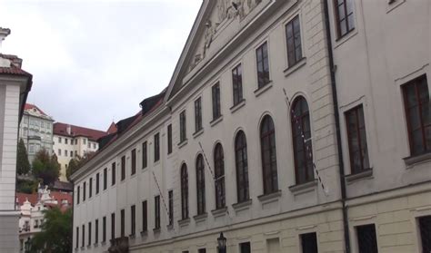 Listopadu 2017 na své ustavující schůzi v současném 8. Poslanecká Sněmovna / Galerie Poslanci Si Chteji Zpomalit ...
