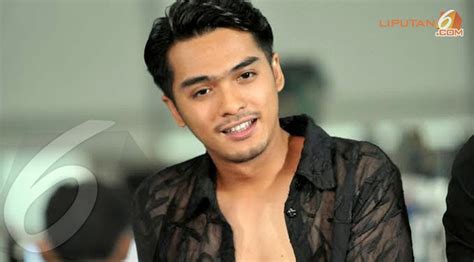 Apalagi putrinya yang sudah semakin menggemaskan karena sudah. Biodata Ricky Harun | Biodata Artis