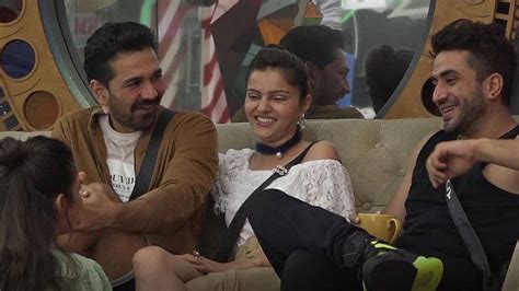 Itulah beberapa hal mengenai film secret in bed with my boss nah kemungkinan anda hendak melihat langsung saja ya, unduh aplikasi nya ataupun streaming langsung di berbagai penyedia. Bigg Boss 14: Abhinav and Rubina reveal the secrets to their happy marriage | IWMBuzz