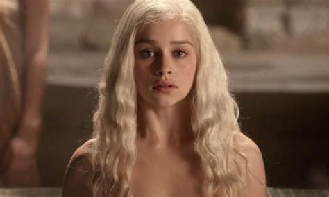 Emilia Clarke The Story Of Her Battle With Brain Aneurysms And Strokes