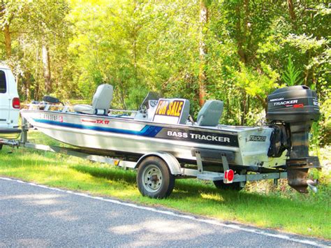 17 Foot Bass Tracker Model Aluminum Boat Trailer Houston Database