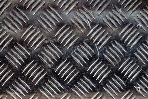 Seamless Metal Floor Plate With Diamond Pattern Anti Slip Stainless