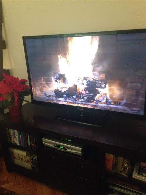 The yule log made its holiday debut in 1966, according to the wall street journal, when wpix broadcasted a burning fireplace log to new york viewers. Bring warmth inside. Turn a boring TV into a conversation ...