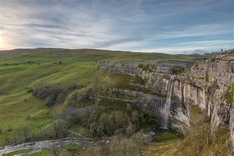 Malham Cove Waterfall 3 A Once In A Lifetime View Of Malha Flickr